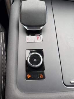 Land Rover Discovery 3.0 HSE - 10