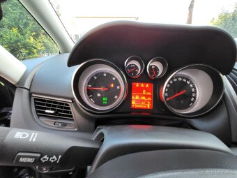 Opel Zafira Tourer - 10