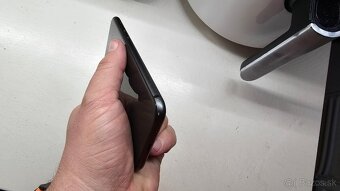 Apple iPhone 8 64GB - nová batéria, zachovalý, plne funkčný - 10
