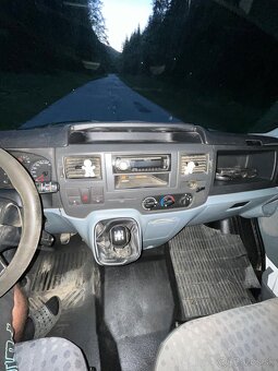 Ford Tranzit 2.2 9-miestny - 10