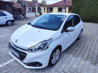 Peugeot 208 1.2 benzín - 10