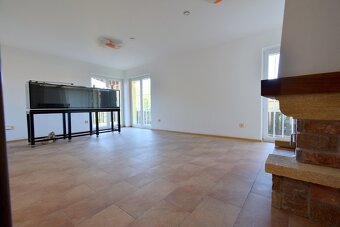 Moderný 10-ročný dom s výťahom v tichej uličke Martin Stráne - 10