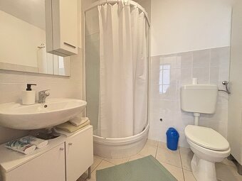 Zariadený 2-izbový apartmán, Novalja, Chorvátsko - 10