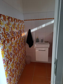 EXKLUZÍVNE novší, atraktívny rod.dom na 11á pozemku - 10