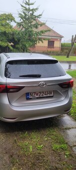 Toyota Avensis 2.0 D4D 105 Kw M6 - 10