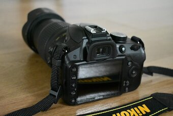 Nikon d3200 + objektiv nikkor 18 - 105 AF-s - 10