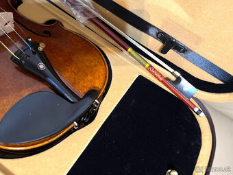 Predám husle, 4/4 husle: "Y.G.Y." 18 ,model Stradivari- Kr - 10