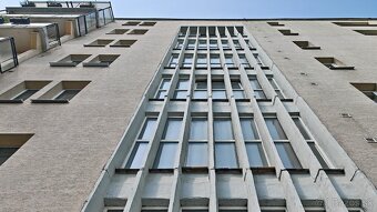 BEZBARIÉROVÝ priestranný 3 izbový byt v Ružinove. - 10