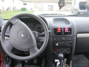 Renault clio 1,2i - 10