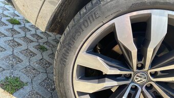 Predám originálne disky VW Touareg R-Line R21+letné pneu - 10