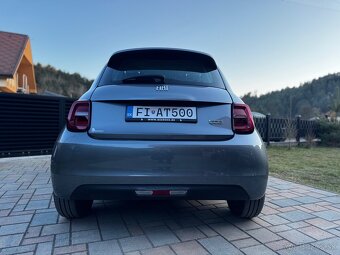 FIAT 500e rok 2022 10 000km 11 038€ bez DPH - 10