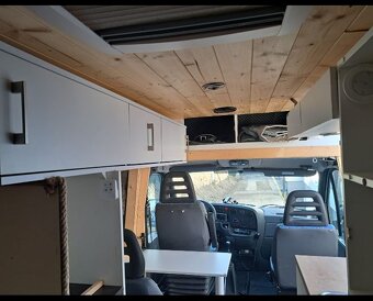 Obytná dodávka Iveco Daily 2.8 HDI - 10