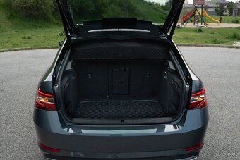 Škoda Superb III Sportline 2.0TDI /Webasto/Panorama/DCC - 10
