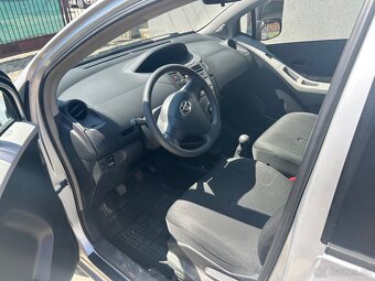 Toyota Yaris - 10