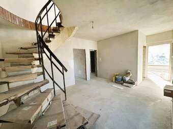 Zvolen, Môťová – zrekonštr. rodinný dom s garážou, 1320 m2 - 10