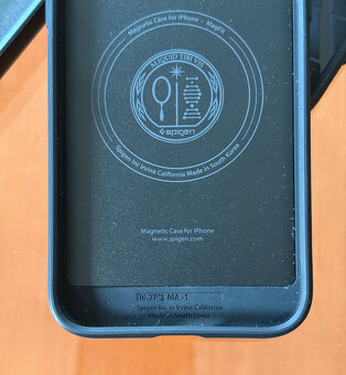 Predam obaly na Iphone 15 Pro max, originaly - 10