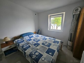 Chorvátsko, krásny jednoposchodový dom, prvý rad pri mori. - 10