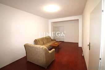 NA PRENÁJOM 4-IZBOVÝ BYT PO REKONŠTRUKCII V CENTRE HUMENNÉHO - 10