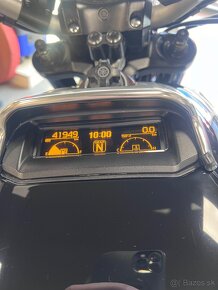 Yamaha V-MAX 1700 - 10