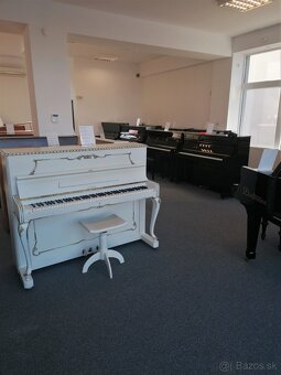 Luxusné zánovné piano dovoz celá SR - 10