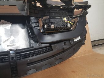 Predám hnedú originálnu palubnú dosku Škoda Superb 2 L&K - 10