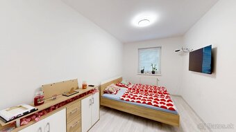 3 IZBOVÝ BYT 88 m2 NA IDEÁLNOM 1.POSCHODÍ, ZABUDOVANÁ LOGGIA - 10
