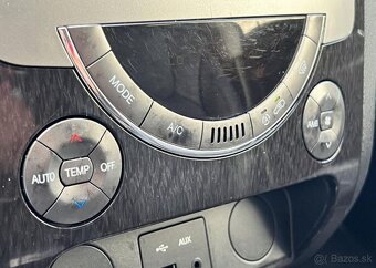 SsangYong Rexton RX200 e-XDi 7MÍST 4x4 AUTOMAT nafta - 10