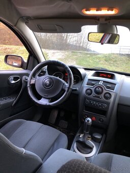 RENAULT MEGANE GRANDTOUR 1.6i - 10