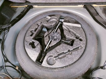 Volvo XC70 D5 136kw - Náhradní díly - 10