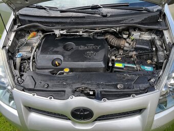 Toyota corola verso 2.2 d4cat - 10