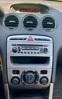 Peugeot 308 1.6E 131km panorama - 10
