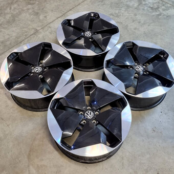 Hliníkové Volkswagen disky 5x112 R20 7,5J ET44 - 10