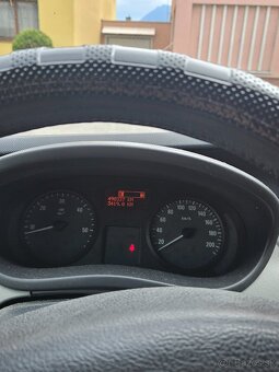 Opel Vivaro 8miestna predĺžená verzia r.v 2012 - 10