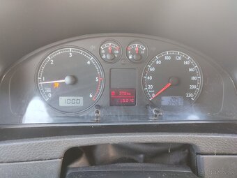 Volkswagen T5 Multivan 2,5TDi 96kw Comfortline - 10