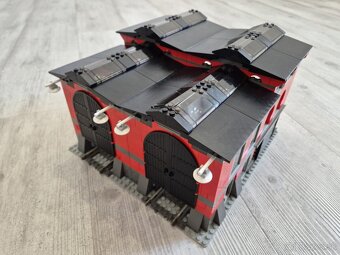 LEGO 10027 VLAK 9V - Train Engine Shed - 10