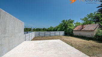 Kompletne zrekonštruovaný rodinný dom v tichej lokalite Sečo - 10
