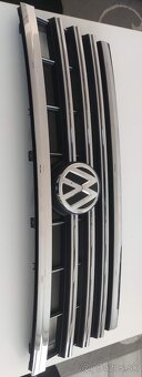 VW Touareg 3 760 maska chladica Touareg 3 chrom rline - 10