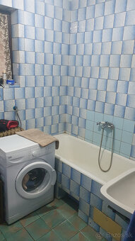 Dom s dvomi garážami Čerenčany - 10