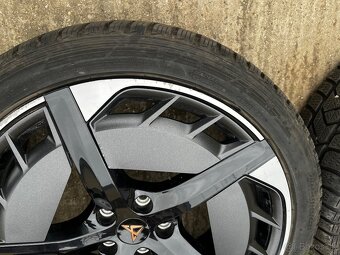 Kolesa Cupra Born 215/45 R20 - 10