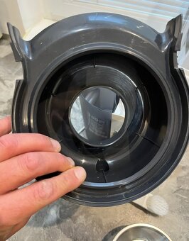 Odšťavovač Bosch MES25A0 700w - 10