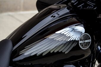 HARLEY DAVIDSON ROAD GLIDE CUSTOM SPECIAL - 10