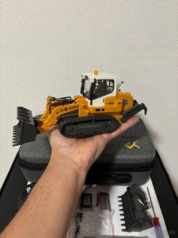 RC pásový nakladač LR636 - 10