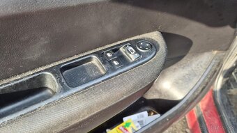 Peugeot 307 SW 1,6I 80kw kód: NFU - 10