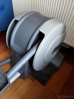 Technogym eliptický trenažér - 10