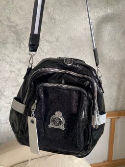 Štýlovo elegantný ruksak/športová kabelka - 10