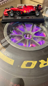 Predám originálny stolík F1 pneu Pirelli-Ferrari Ch.Leclerc - 10