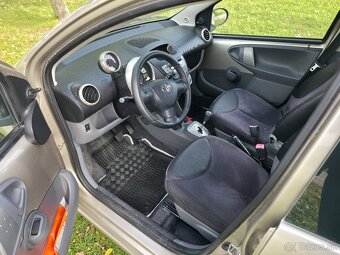 Predám Toyotu Aygo s automat. prevodovkou - 10