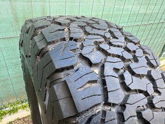 Predám offroad pneu 315/70 r17 315/70/17 4x4 R17 SUV M+S Pre - 10