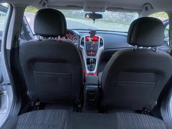 Opel Astra J SportsTourer - 10