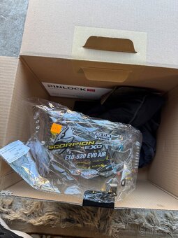 helma Scorpion Exo-520 Evo Air Solid lesklá - 10